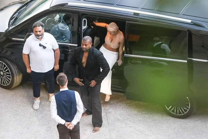 PHOTOS: KANYE WEST, WIFE, BIANCA, STEP OUT BAREFOOT IN ITALY