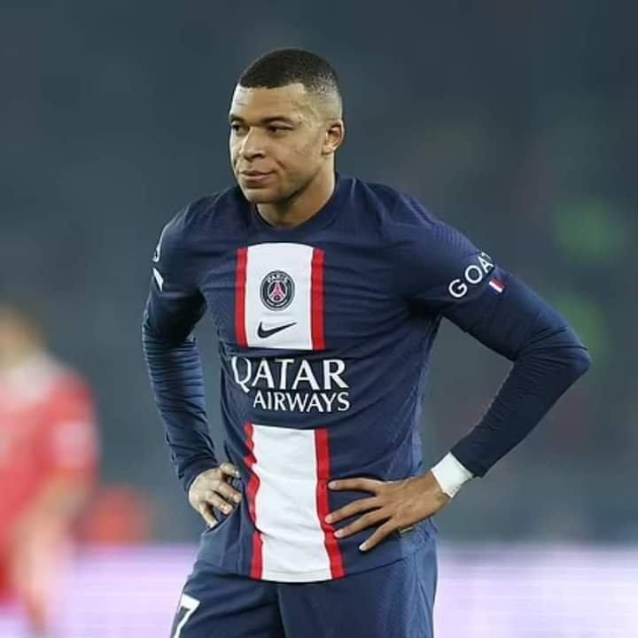 PSG SEND KYLIAN MBAPPE TO TEAM B AMIDST CONTRACT STAND-OFF