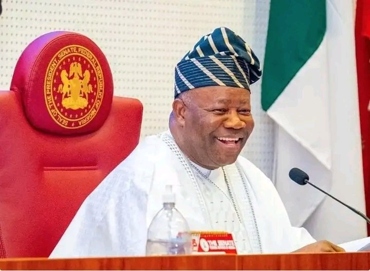 GROUP EXPOSES LAWMAKERS HOLIDAY ALLOWANCE, COMMENDS AKPABIO FOR CONFESSION  