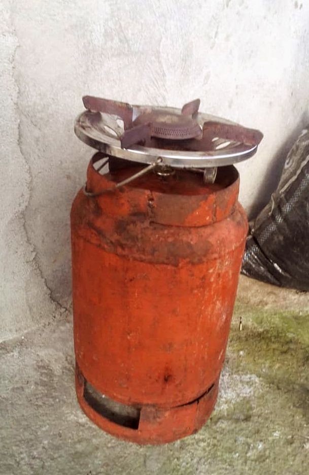 MY LEAKING GAS CYLINDER THAT ALMOST CUT MY LIFE