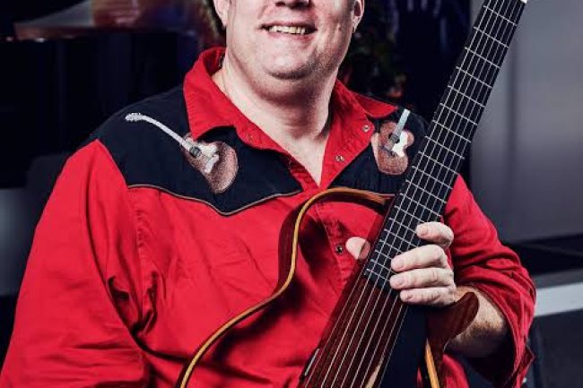 FAMOUS BRITISH GUITARIST, RICHARD SMITH, “BRUTAL WORDS ABOUT AFRICANS” DURING AN INTERVIEW