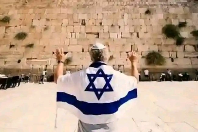 A rich man was once interviewed on an Israeli TV programme. He was a billionaire.