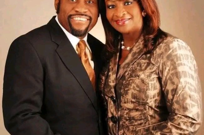 DON'T PURSUE MONEY — Dr. Myles Munroe