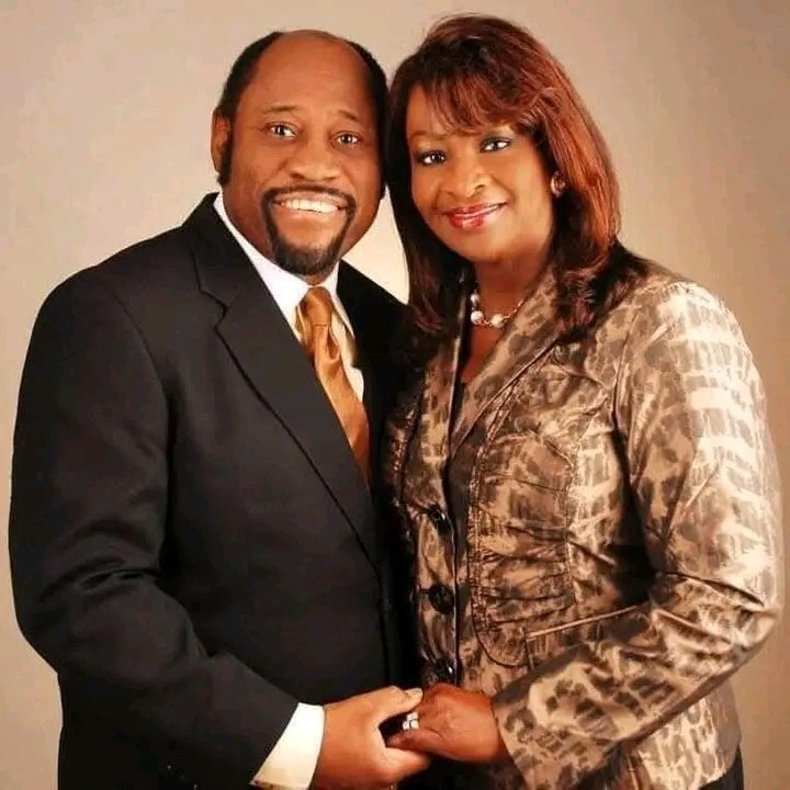 DON'T PURSUE MONEY — Dr. Myles Munroe